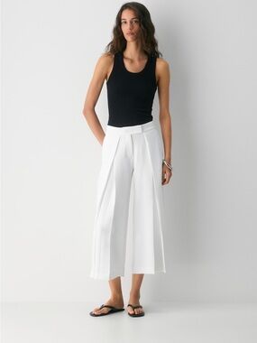 Aritzia White Wide-Leg Pleated Cavetto Pants